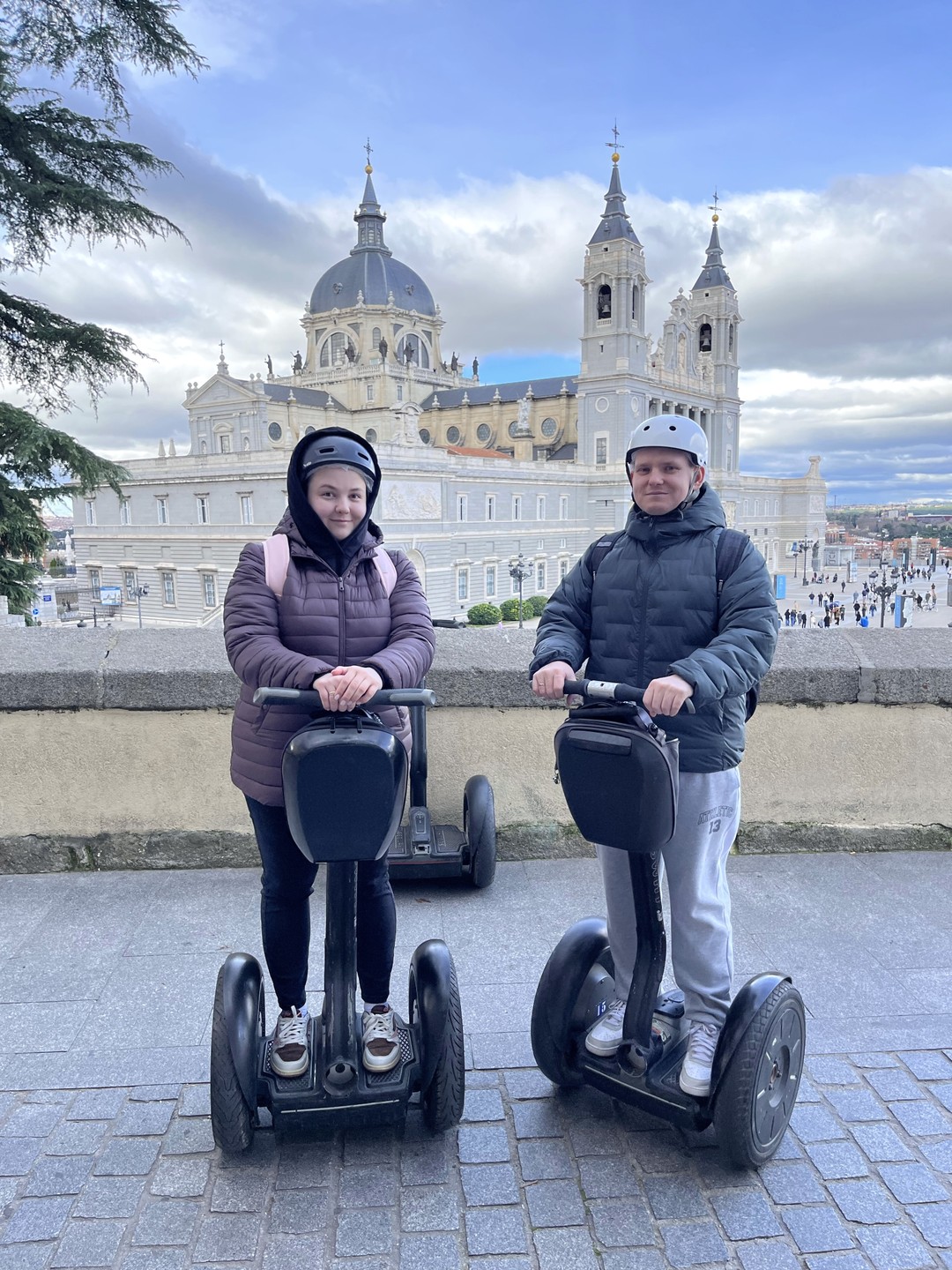 Спасибо Василию за великолепную экскурсию и опыт сегвея. Мы были вдвоем с мужем на экскурсии, муж