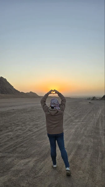 Отличная экскурсия, организовано все идеально. Я хотела сафари на рассвете, и время было подобрано специально под нас. Валид и его команда - молодцы!