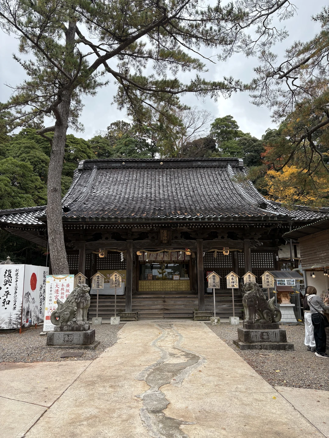 Евгений влюбил нас в этот город. Необыкновенной красоты парки и сады, интересная история, очень легкая, спокойная