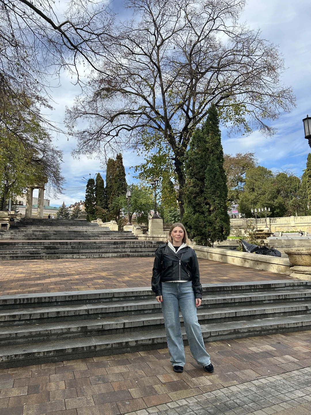 Огромная благодарность нашему экскурсоводу Маргарите и водителю Сергею. Путешествие было очень интересным, достаточно комфортно по таймингу