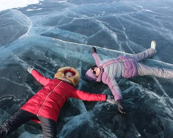 Путешествие по льду Байкала: Ольхон, Шаманка, Огой и уха из омуля