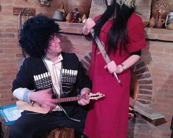 Шато Мухрани, обед в винном погребе, прогулка по Старому Тбилиси с национальным ужином