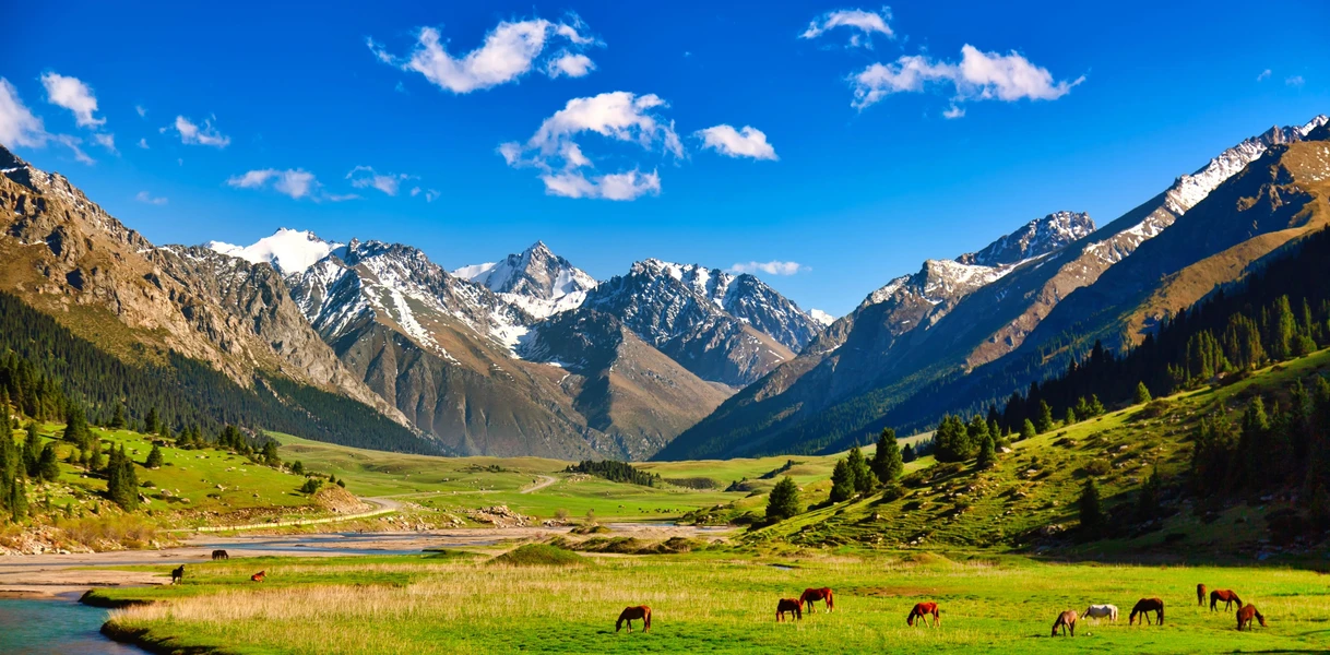 Горы Киргизии: где увидеть пики Тянь‑Шаня и Памира