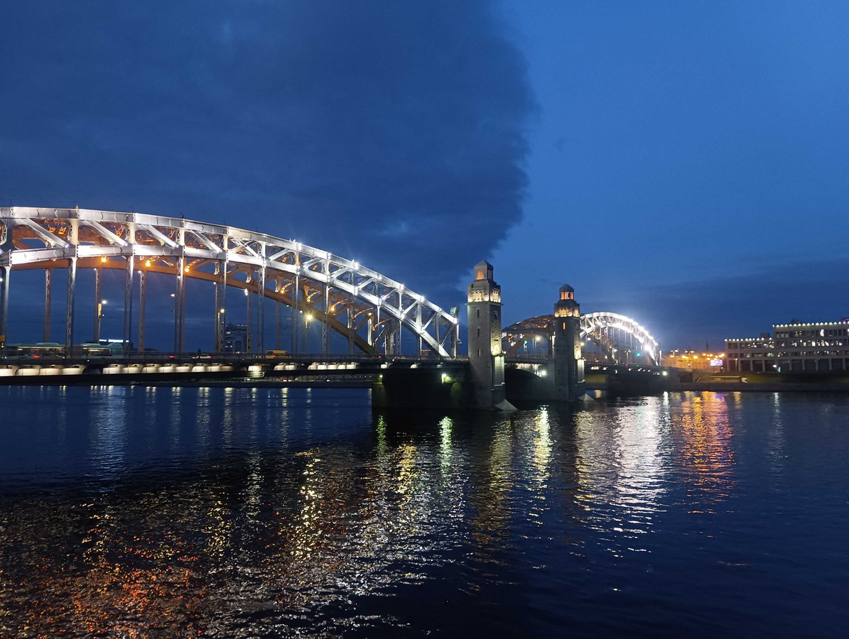 К разводным мостам - на мотоцикле