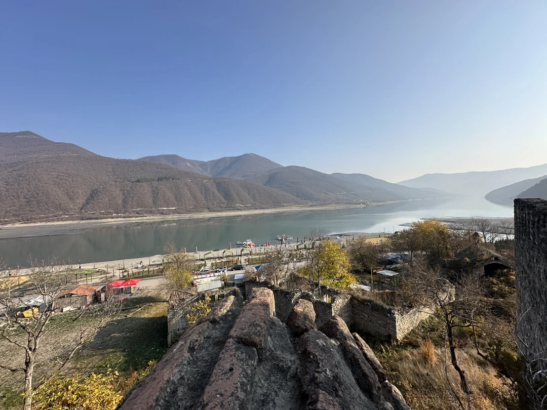 Гид Георгий прекрасно все рассказал и ответил на все вопросы, было весело, даже предлагал мне поспорить