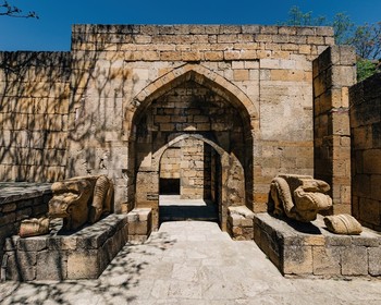 Дагестан: Дербент, экраноплан «Лунь», дегустация на коньячном заводе, национальный обед с концертом