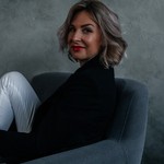 Елена - представитель команды гидов