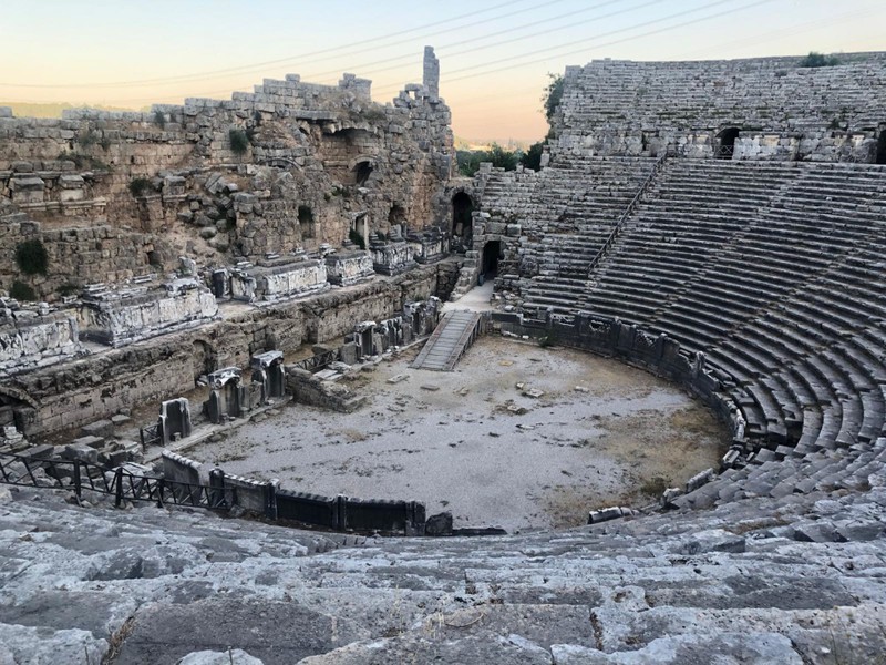 Сбежать из Антальи: античный город Перге