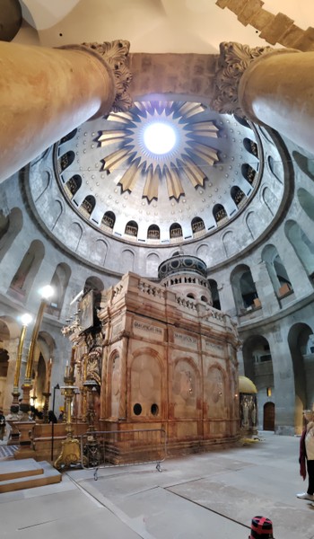 Огромное спасибо Ирине за бесподобную прогулку. Море интересной и разнообразной информации, рассказаной прекрасным языком. У меня