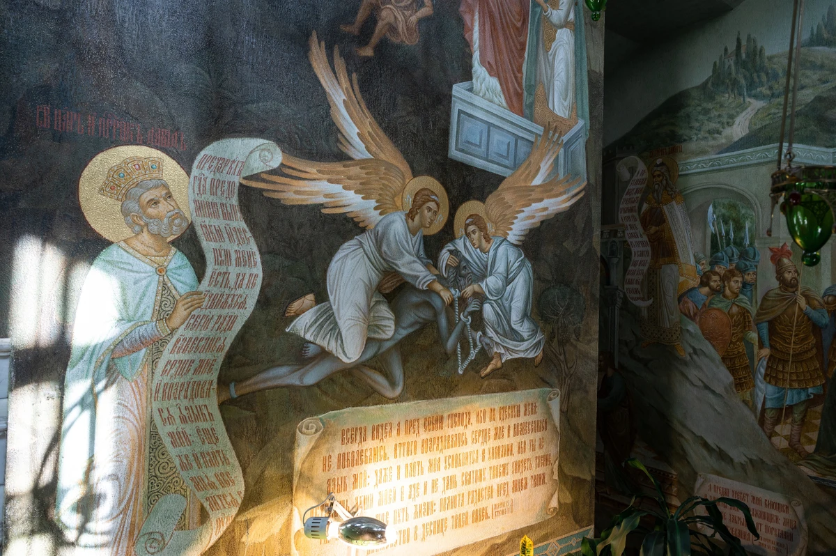 «От Богородицы райский уголок»: экскурсия по Сретенскому монастырю с посещением духовной академии (3/7)