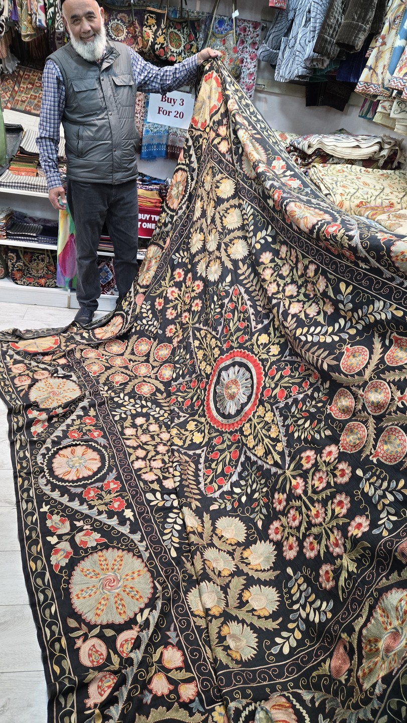 Хотели поблагодорить за очень интересную экскурсию. Мы посетили много мест и были впечатлены красотой меси,гдемы были