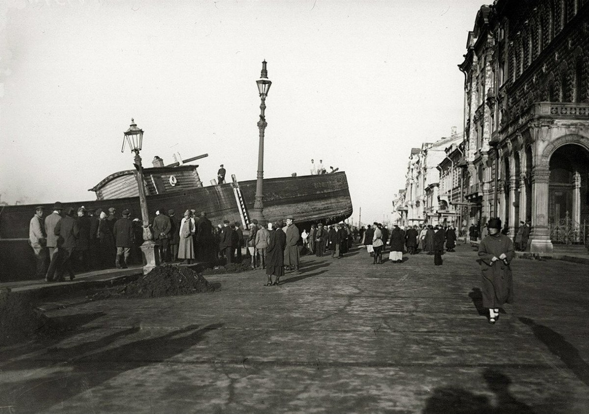 Фото История фонарей в Петербурге