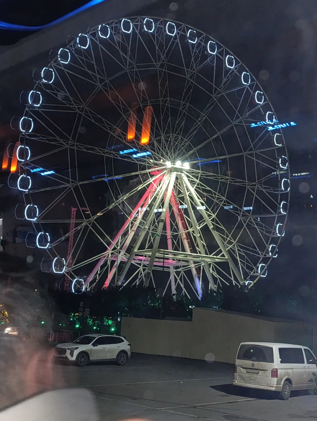 Эта экскурсия очень понравилась нам с внуком, особенно гид Арина, очень грамотная речь, рассказывает с интересом