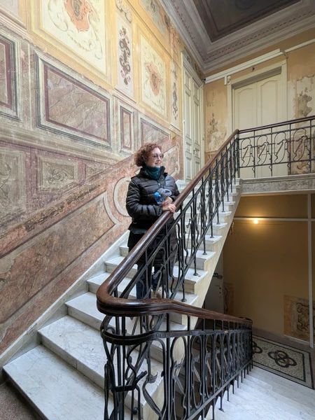 Прекрасная нестандартная прогулка с Малхазом по Тбилисским улочкам и дворикам. Знающий, внимательный экскурсовод. Заботливо относится к