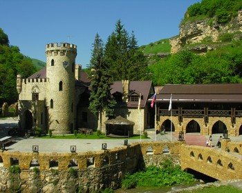 Кисловодск: Курортный парк, минеральная вода и Замок коварства и любви