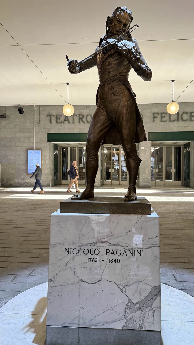 Недавно мы имели удовольствие посетить экскурсию с опытным гидом Ильяной, которого смело можем рекомендовать всем, кто