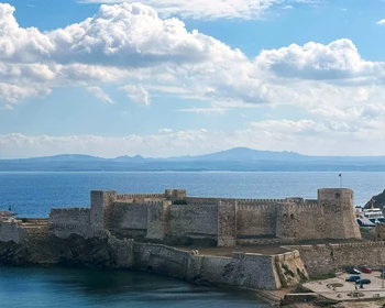 Остров Бозджаада, Троя и музей с артефактами