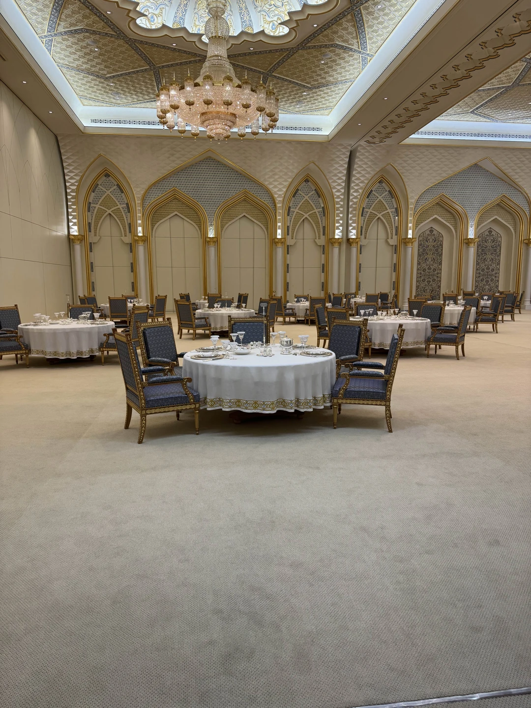 Очень понравилась экскурсия,ощутили колорит Абу-Даби,узнали много исторических данных,везде успели за одну экскурсию,посетить культурные достопримечательности и успели