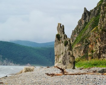 Треккинг по заказнику «Чёрные Скалы», купание в море, пикник на берегу