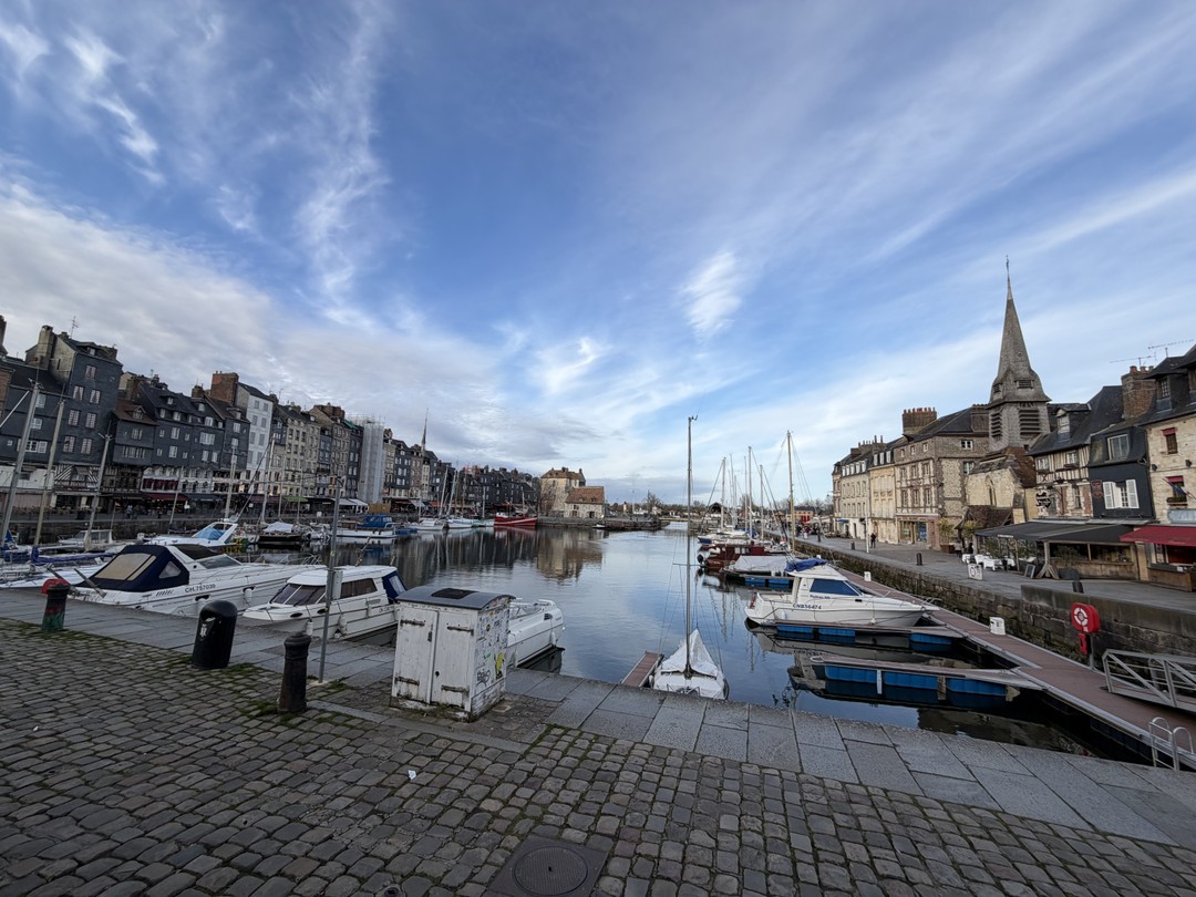 Путешествия в Нормандию останется надолго в наших сердцах. Поездка настолько прошла легко, комфортно, позитивно и познавательно