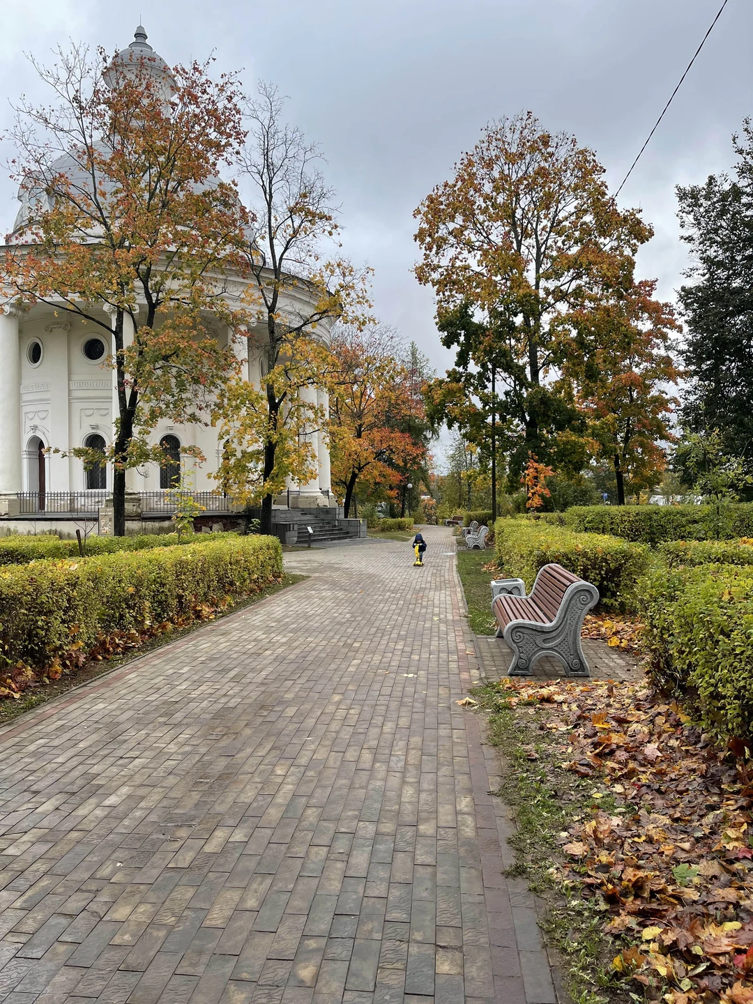 Посетили Валдай в октябре. Несмотря на пасмурную и прохладную погоду получили позитивные эмоции. Музей колоколов создан
