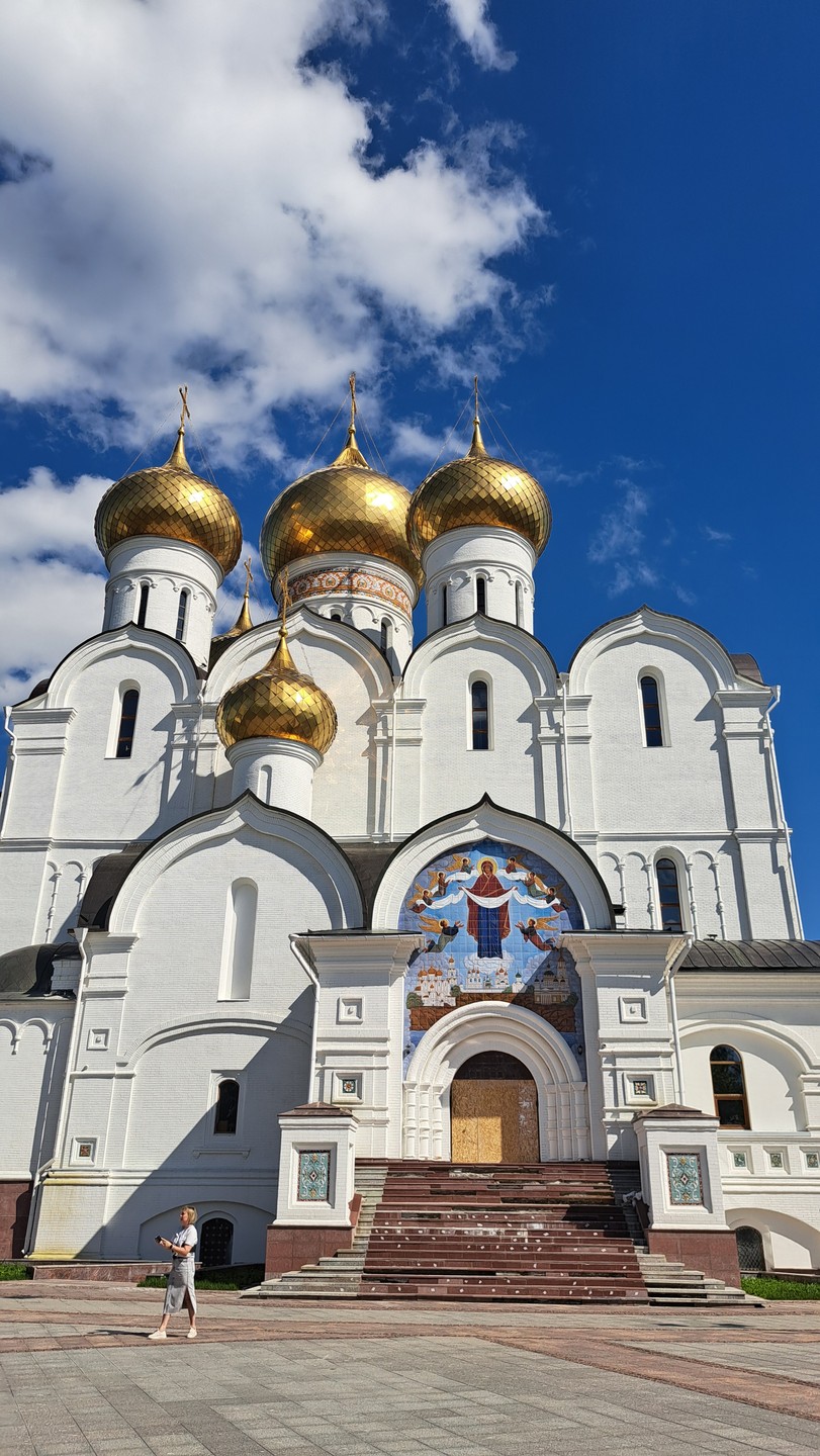 Первые шаги в Ярославле (Лиана)