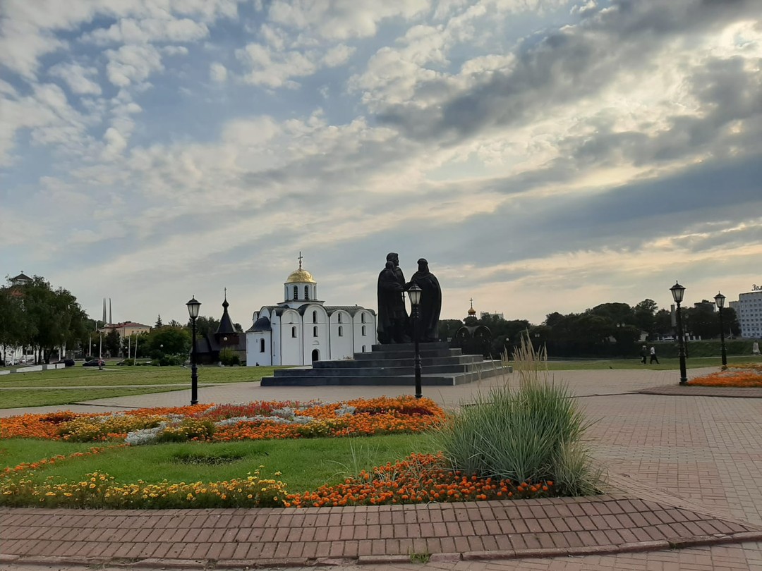 Инна- замечательный гид! Встреча в удобном месте,стыковка по времени - были на связи. Маршрут построен замечательно,Инна