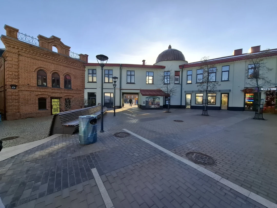 С удовольствие посетили экскурсию "Арт-квадрат - путешествие во времени", которую нам провела Кристина. Наверное, самое интересное