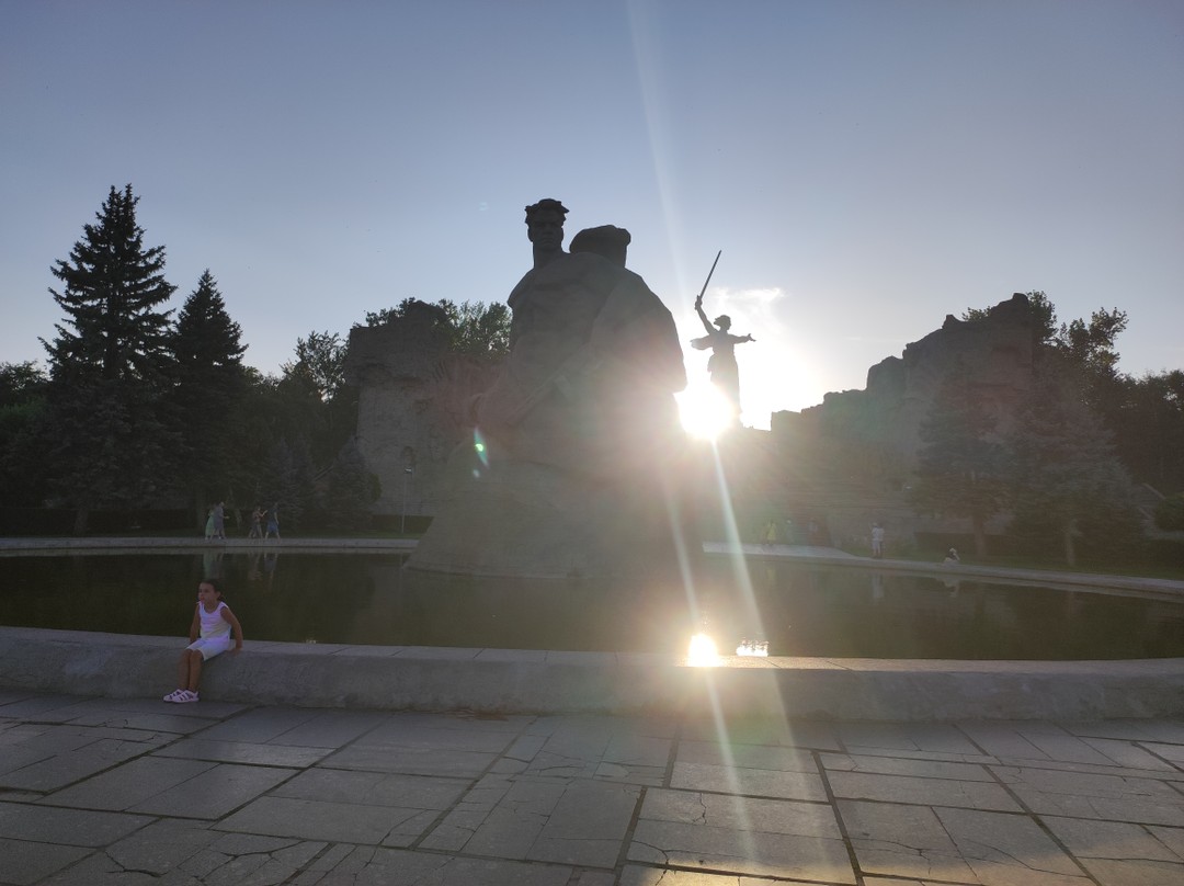 Мамаев курган: от первого боя до наших дней (Алиса)