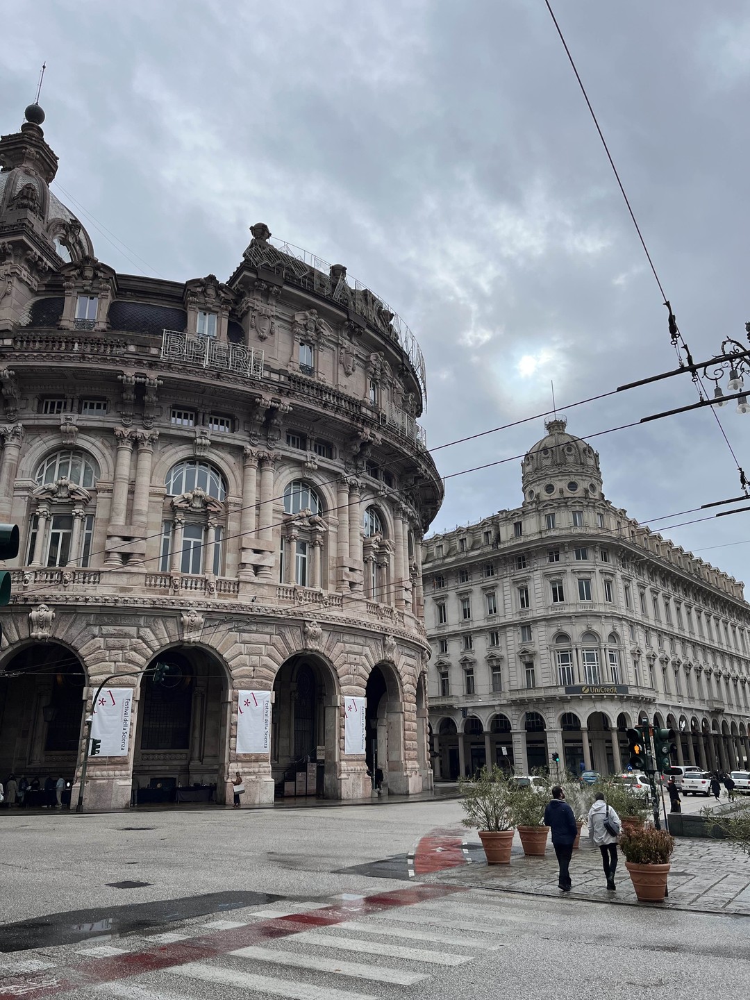 Роман очень приятный человек и профессионал своего дела! Очень внимательный, заинтересованный и крайне эрудированный! И, действительно