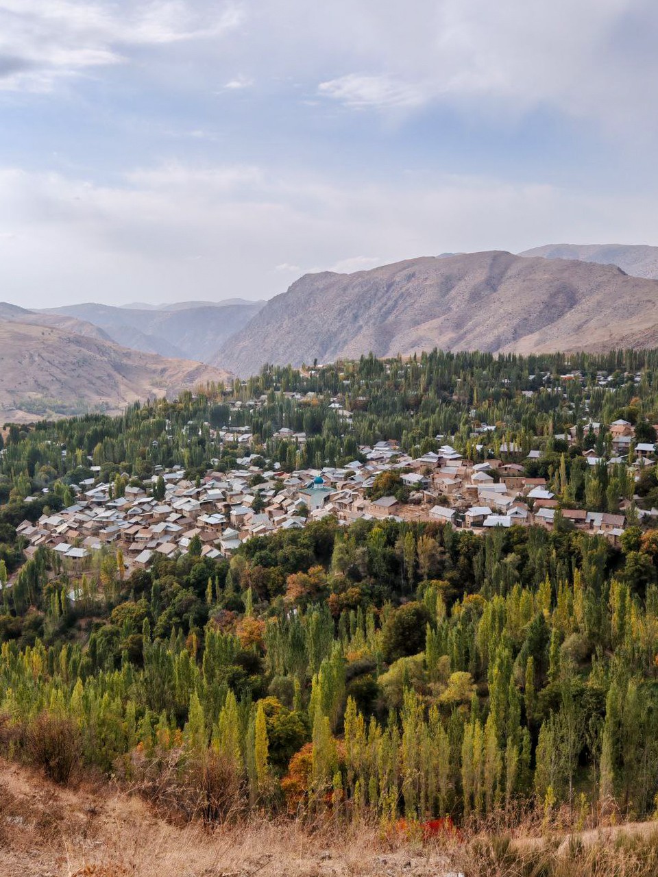 Два дня в туре нас сопровождал гид Шерзод