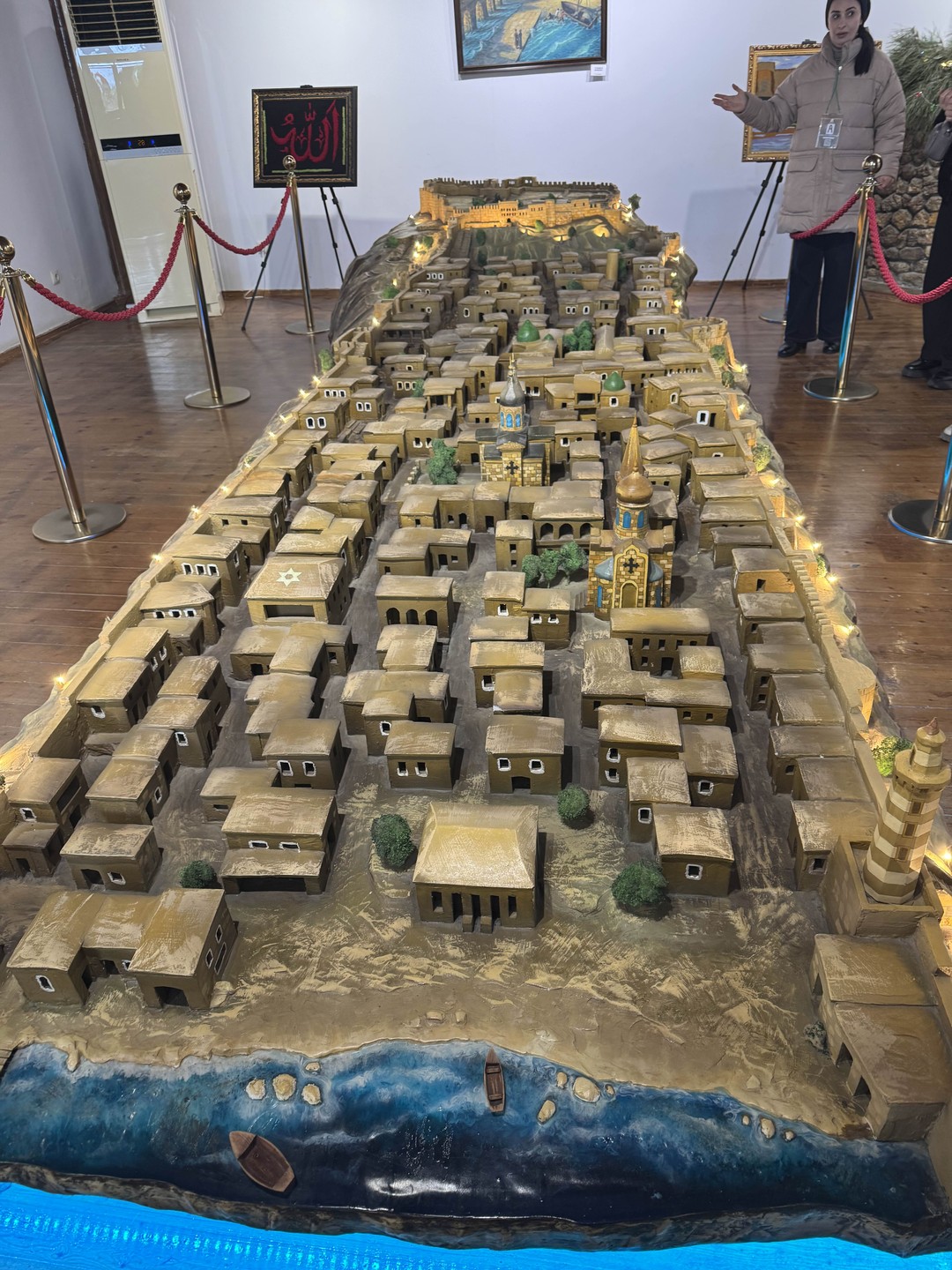 Тимур поделился интересными фактами о традициях и истории Дагестана, на простых и интересных примерах. Рассказ гида