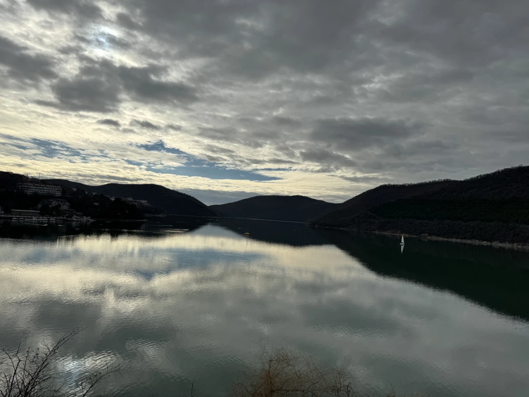 Марина очень интересно рассказывает и показывает удивительные места