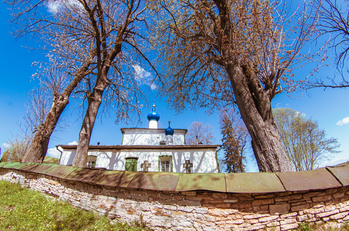 Старый Изборск и Печорский монастырь: из Пскова в небольшой группе (14/29)