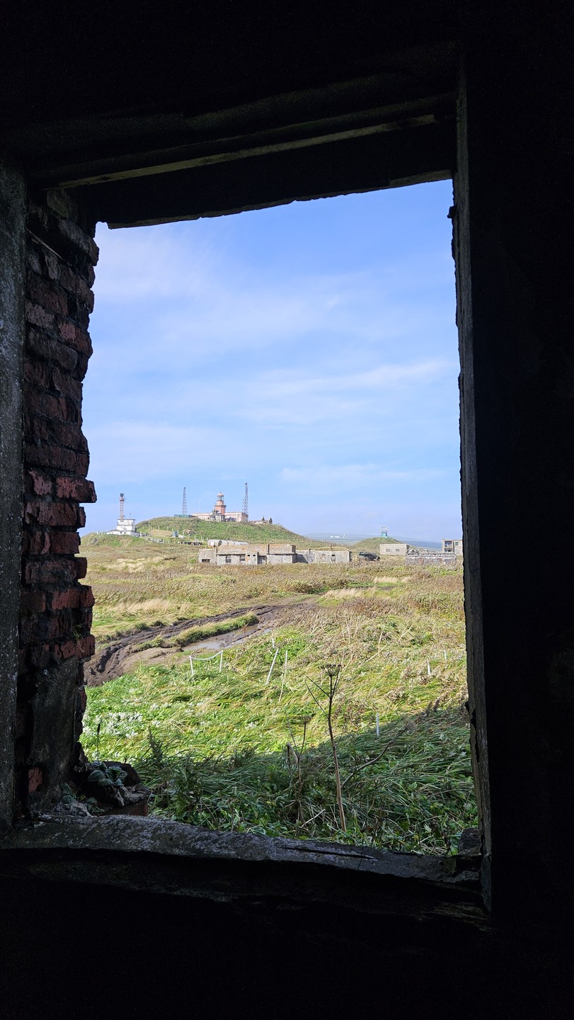 Длительная поездка для любителей бездорожья на сафарике под управлением невозмутимого гида-водителя Владимира. Мне всё понравилось -