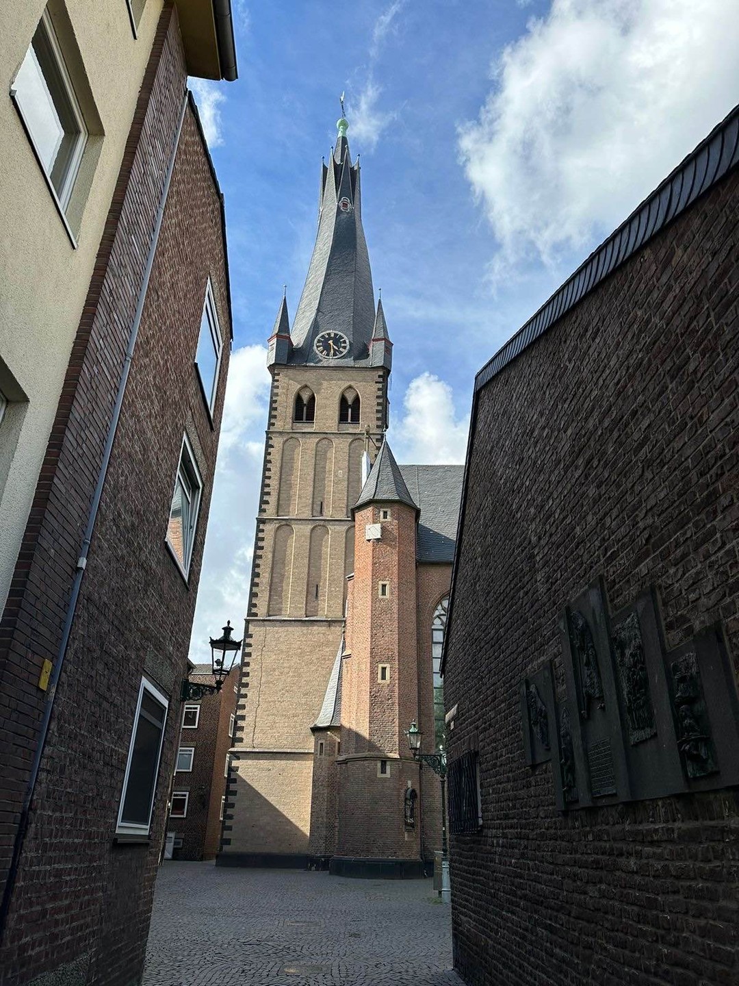 Экскурсия замечательная, очень интересная и содержательная. Узнаешь много интересных фактов и можно сделать много памятных фотографий