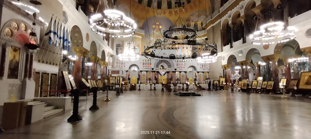 Прекрасная экскурсия! Посетили не только Кронштадт, но и форт "Красная Горка" (природа потрясающая). Экскурсовод приятный в