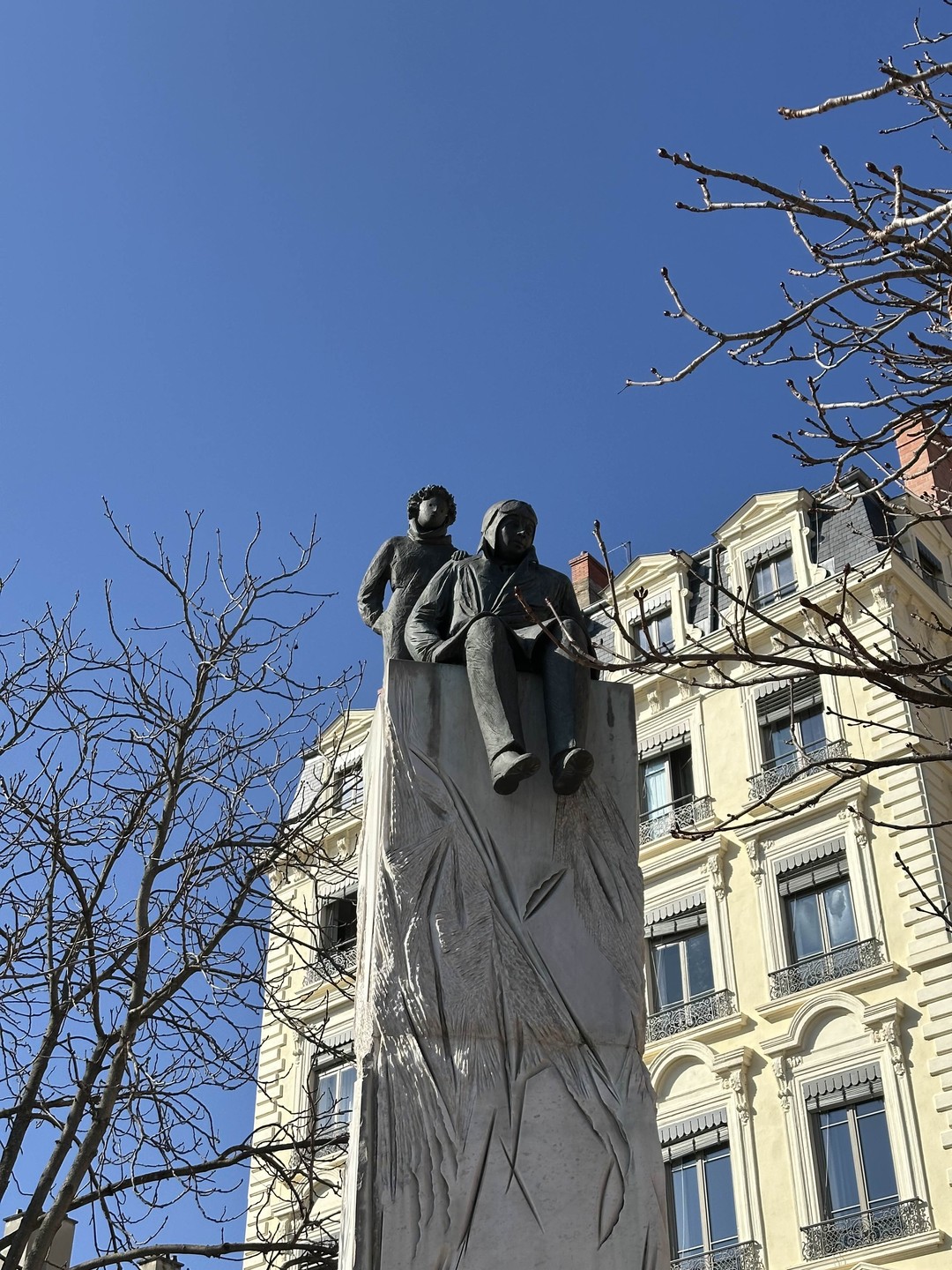 Бонжур, Лион (Ольга)