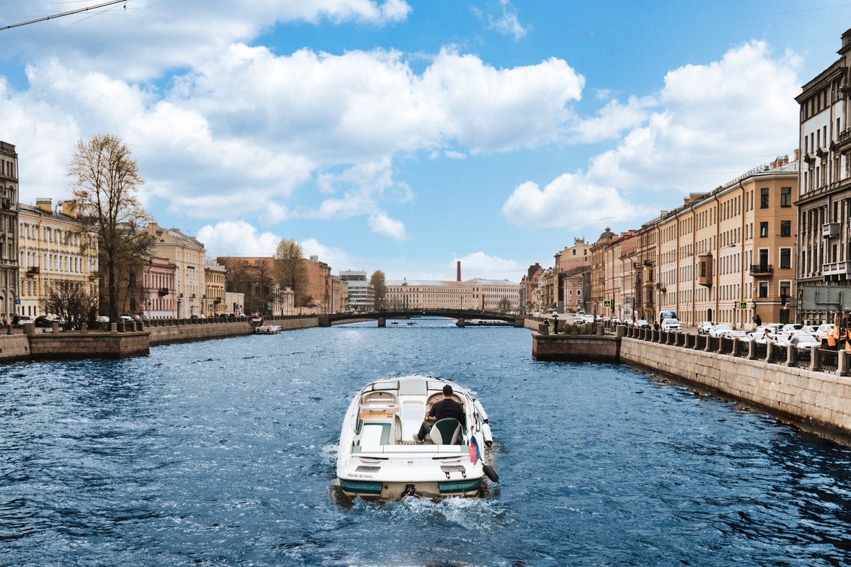 Прогулка на катере: развод мостов в Санкт-Петербурге (7/12)