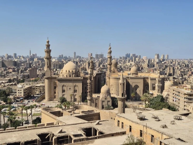 Отличная программа двухдневной экскурсии. Полное погружение в историю Египта и Каира в частности. Замечательный гид Ахмед