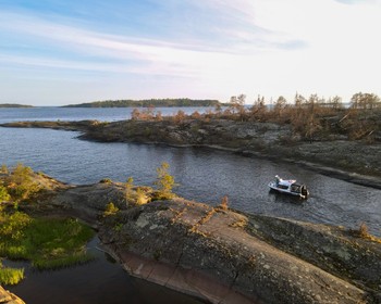 Экскурсии на выбор: водопады, Валаам, водная прогулка по шхерам и возвращение в Санкт-Петербург