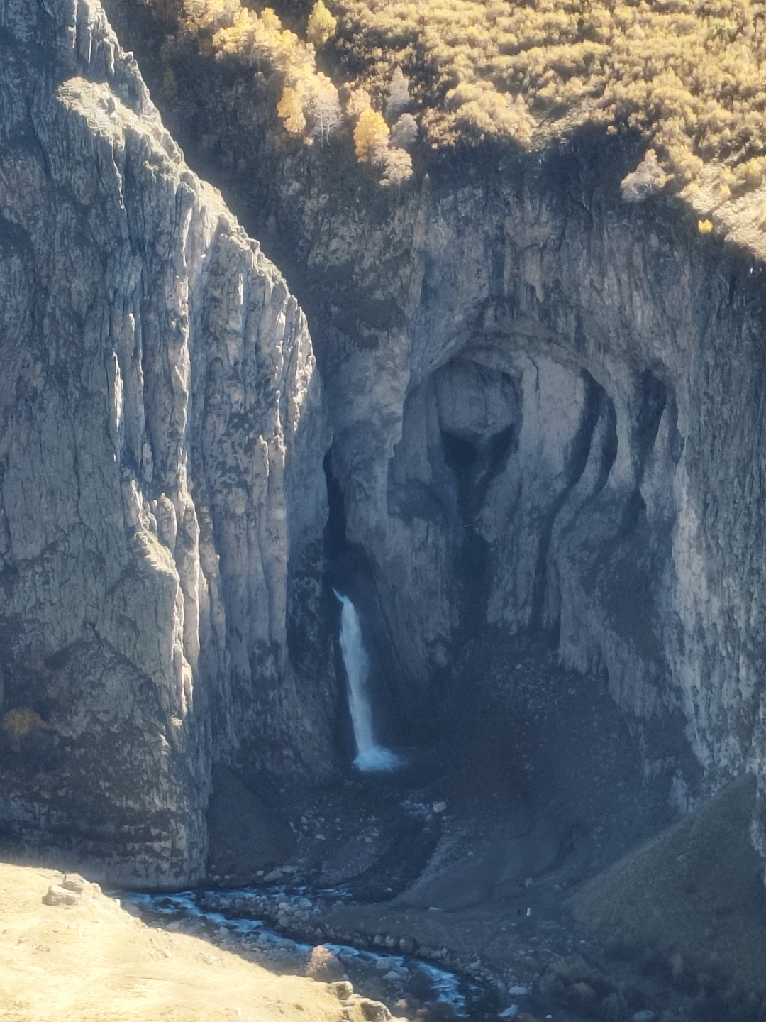 Огромная благодарность организаторам экскурсии и искрянняя благодарность гиду Георгию за полученные положительные эмоции от поездки!