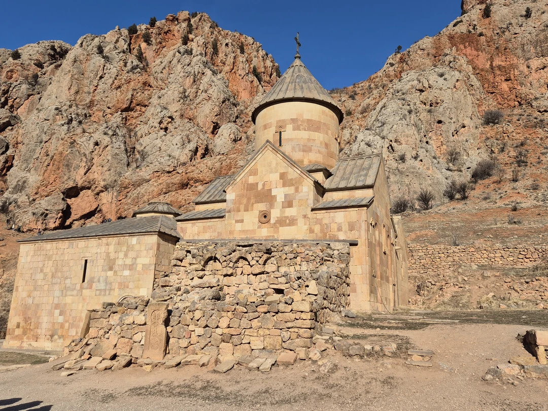 Интересная и насыщенная экскурсия, которая позволяет погиузиться и в историю Армении и в современные реалии.