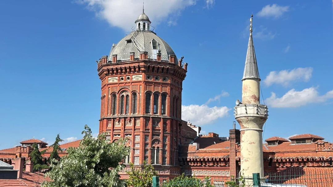 Всего лишь одна экскурсия, а столько впечатлений и информации! Очень насыщенная и содержательная экскурсия за приятную