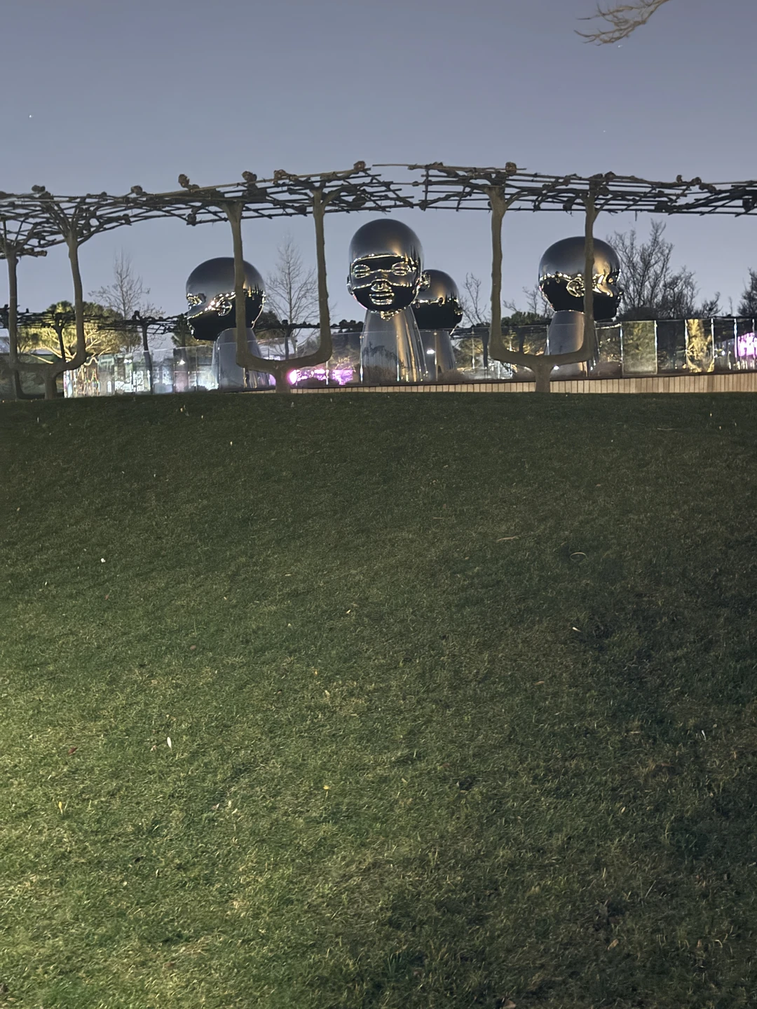 Огромная благодарность Юрию за экскурсию по вечернему Краснодару и парку Галицкого. Очень остались довольны, с отличным