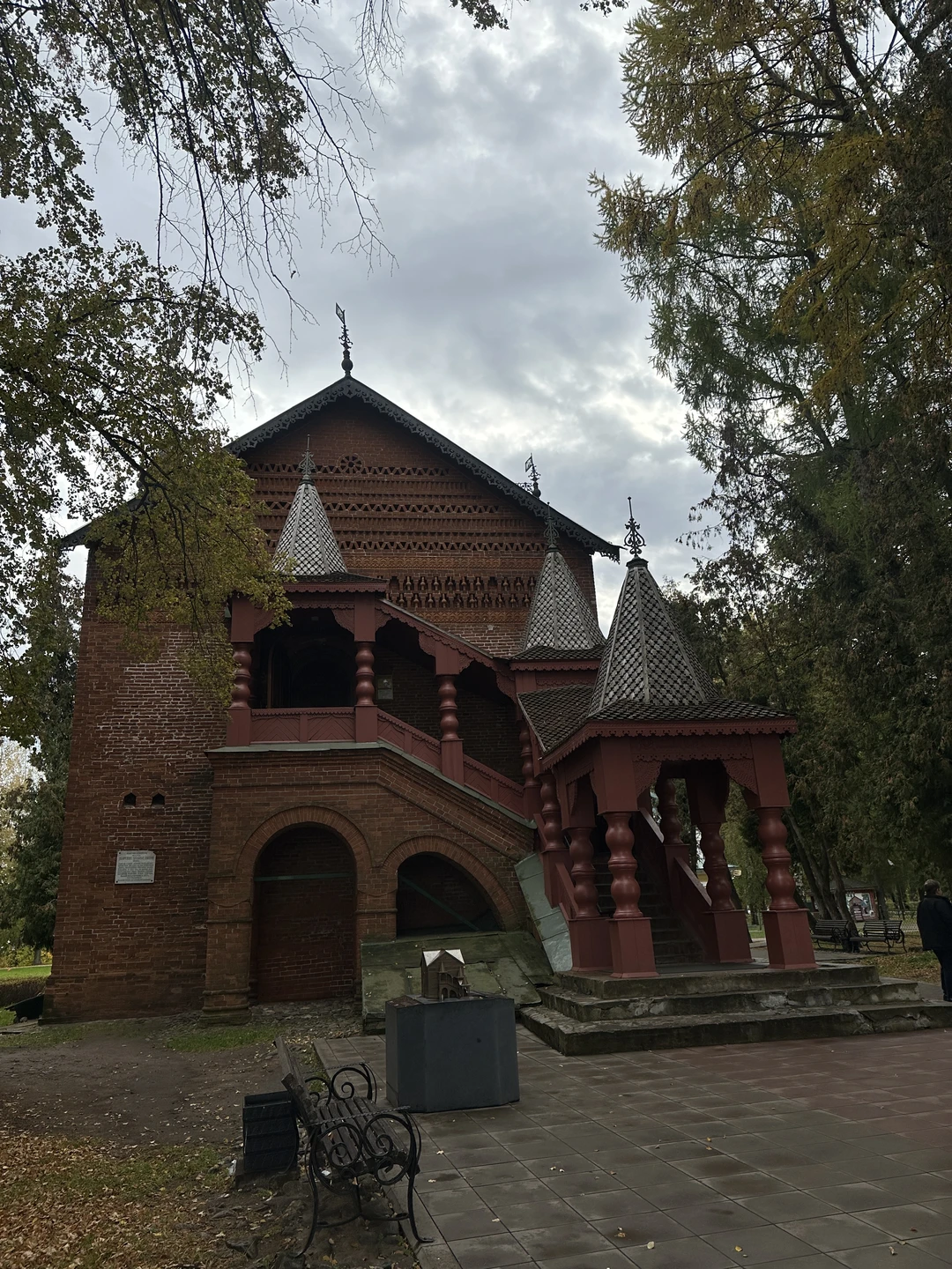 Надежда очень интересно рассказала про город Углич, были и интерактивные вопросы. Так же показала магазинчики, где