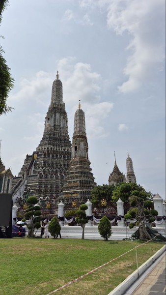 Хочу выразить огромную благодарность за потрясающую прогулку! Это был тот случай, когда гид и профессионал своего