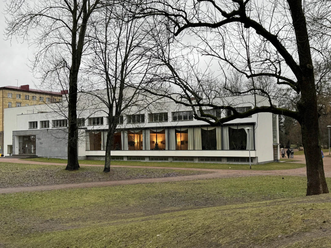 Наш экскурсовод Ирина - молодец! Очень интересно, необычно, достаточно полно. Надеемся посетить и другие места Выборга в ее компании. Kiitos