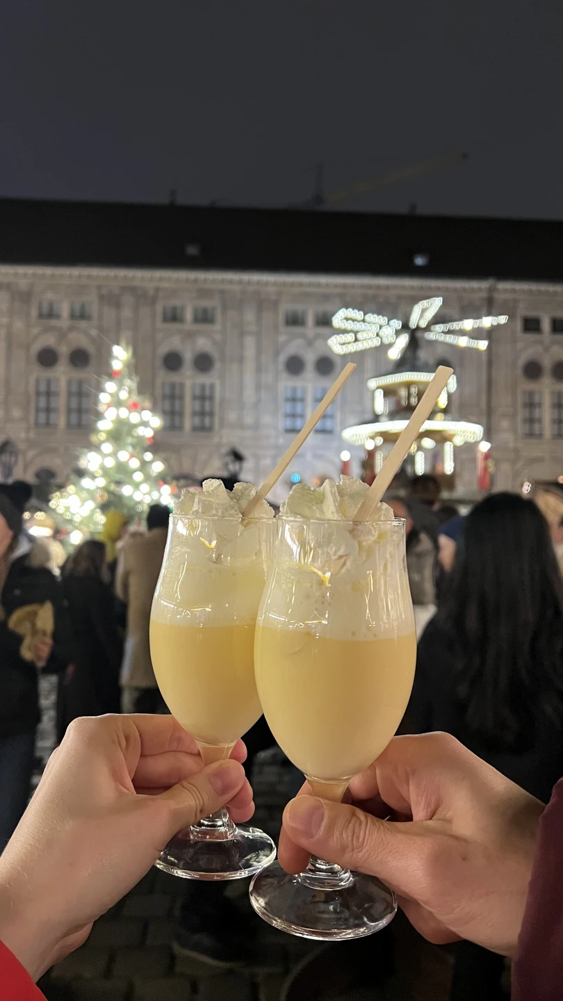 Как же важно первое знакомство с городом провести в компании замечательного гида! Спасибо огромное нашему гиду