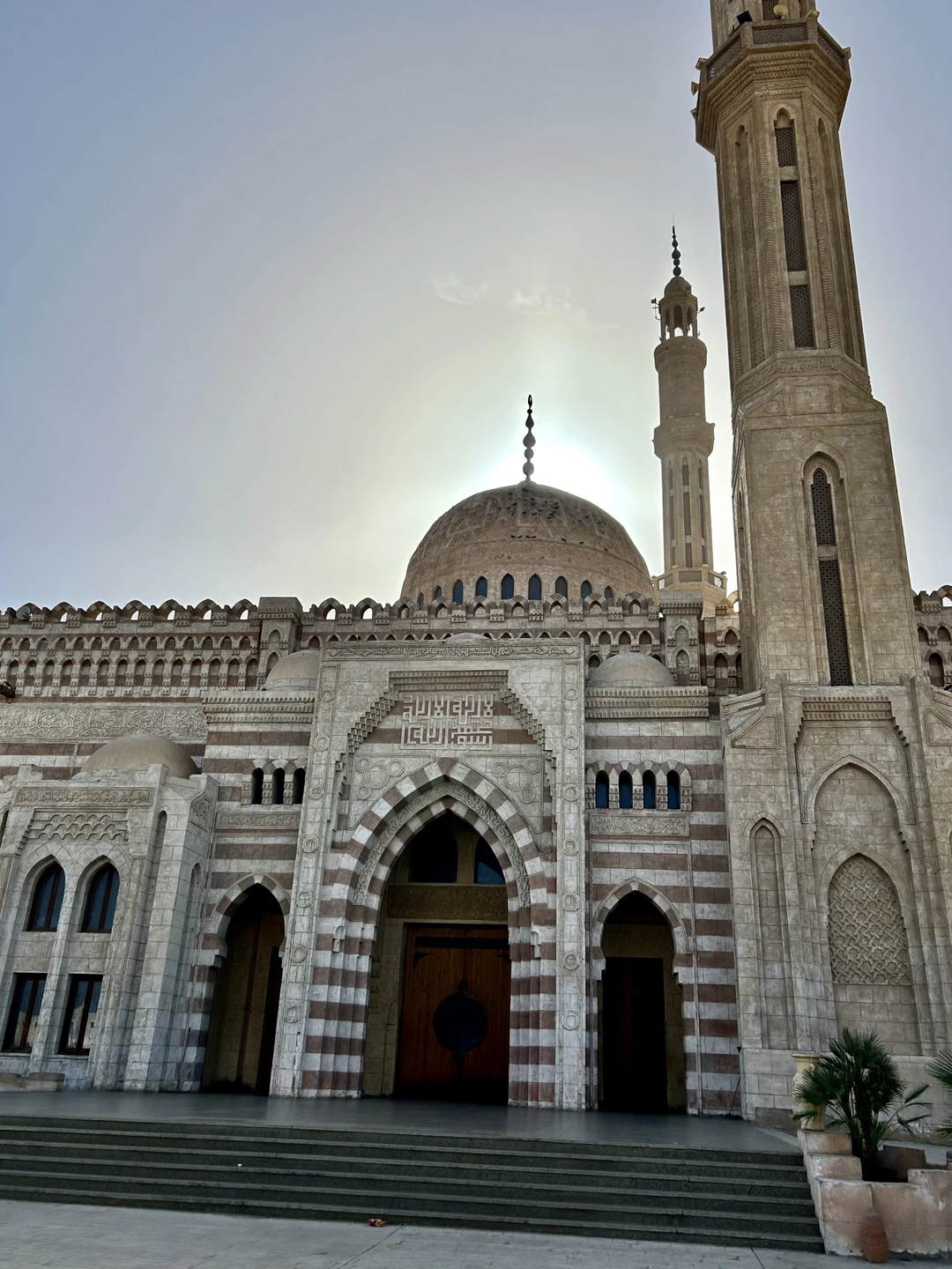 Хочется порекомендовать всем экскурсию! Провела Наталья! Отличные знания, на любой вопрос ответит. Передвижение комфортное на автомобиле